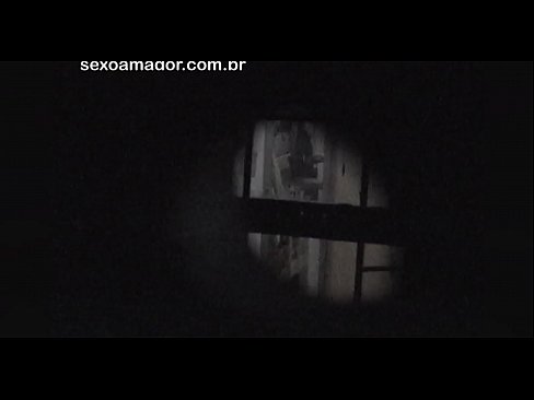 ❤️ Blondie bliver hemmeligt videooptaget af en voyeur fra nabolaget gemt bag hule mursten ️ Porno at da.sexindrag.ru