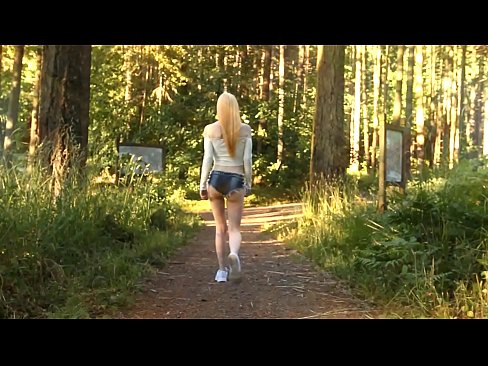 ❤️ Smuk kvinde bevæger sig langsomt, ikke nøgen video ️ Porno at da.sexindrag.ru